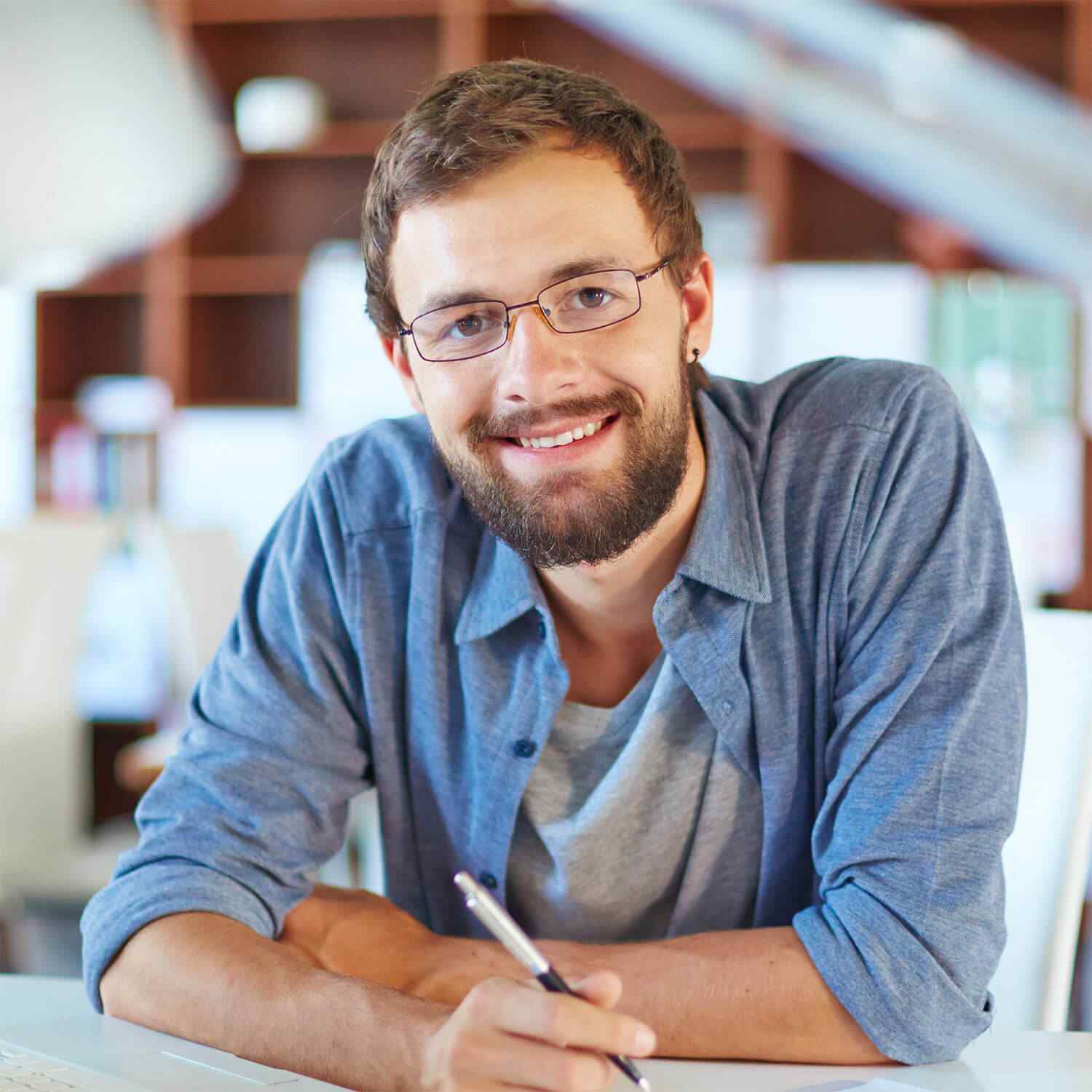 https://franciscaduranpsicologa.com/wp-content/uploads/2018/01/img-team-member-career-01.jpg